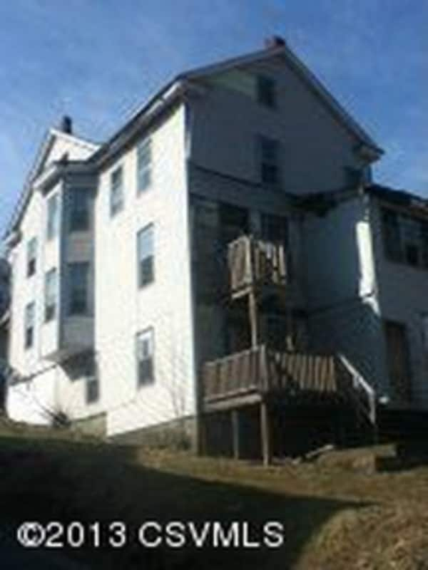 1031 E Webster St in Shamokin, PA - Building Photo - Building Photo