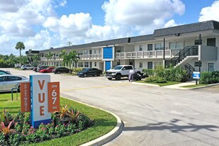 Vue on 67th in Davie, FL - Building Photo