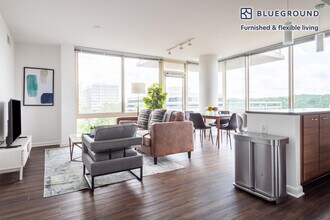 8421 Broad St-Unit -FL7-ID815 in McLean, VA - Building Photo - Building Photo