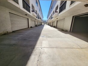 1502 Rock Glen Ave in Glendale, CA - Foto de edificio - Building Photo