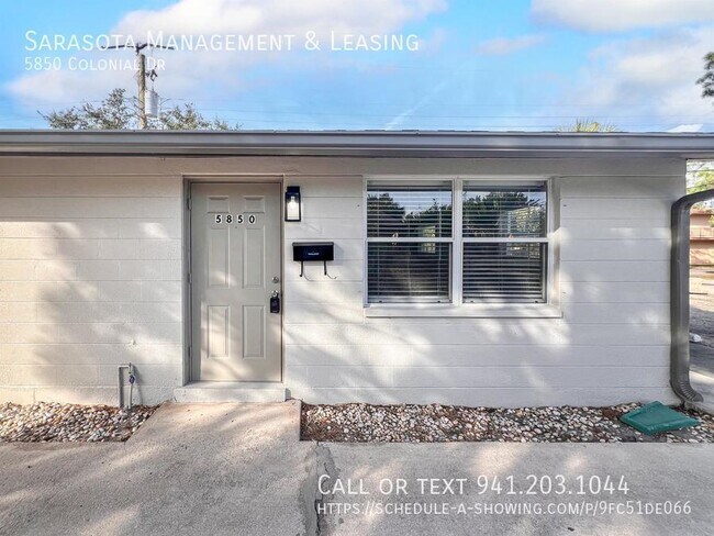 5850 Colonial Dr in Sarasota, FL - Building Photo - Building Photo