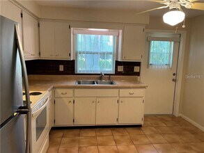 333 Lagoon Dr, Unit 5 in Palm Harbor, FL - Building Photo - Building Photo