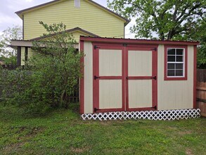 124 N 10th St in Teague, TX - Building Photo - Building Photo