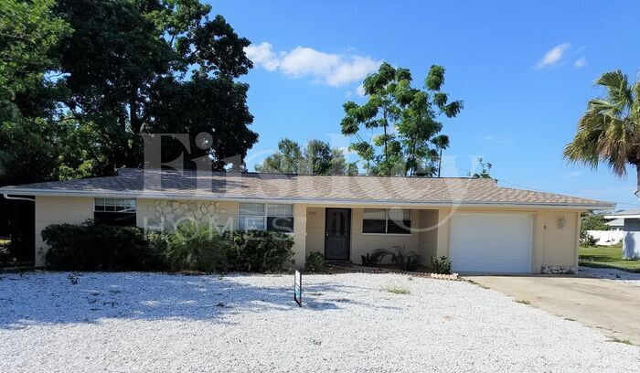 3567 Harbor Blvd in Port Charlotte, FL - Building Photo