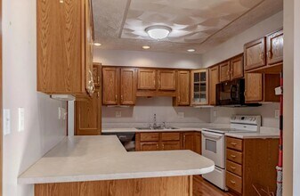 6701 El Rancho Rd in Louisville, KY - Building Photo - Building Photo