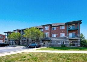 College Avenue Apartments in De Pere, WI - Building Photo