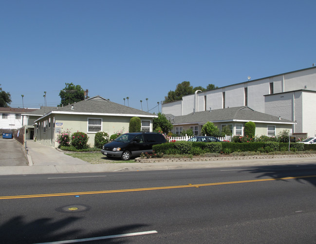 117 S Atlantic Blvd in Alhambra, CA - Building Photo - Building Photo