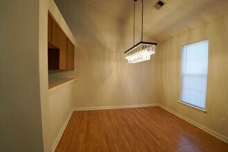 131 Lake Chateau Dr in Nashville, TN - Building Photo - Building Photo
