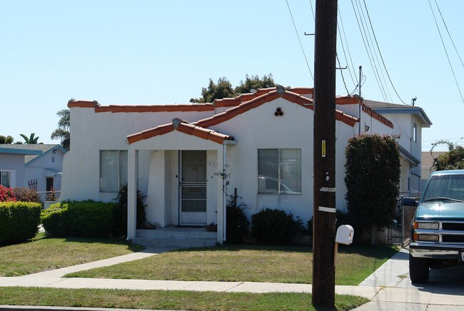 419-423 S Evergreen Dr in Ventura, CA - Foto de edificio - Building Photo