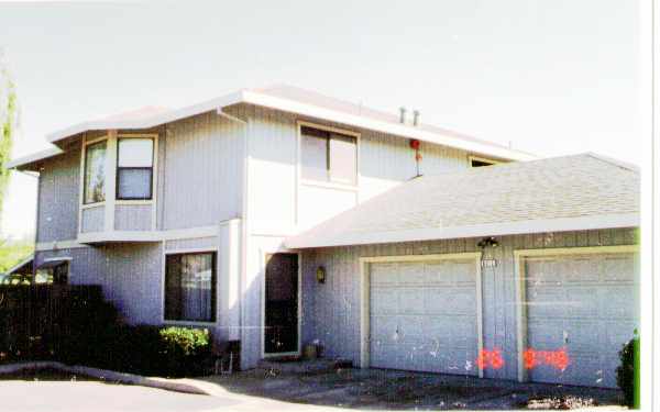 8312-8313 La Salle Ave in Cotati, CA - Foto de edificio