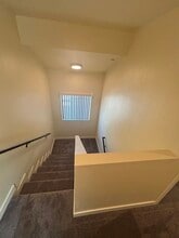 347 E 107th St in Los Angeles, CA - Foto de edificio - Building Photo