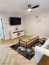 975 9th Ave S in Naples, FL - Building Photo - Building Photo