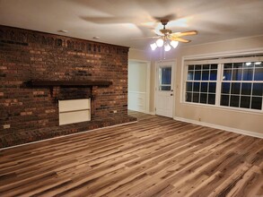 802 Holly Gail St in Sherwood, AR - Building Photo - Building Photo