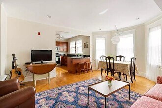 22 Centre St, Unit 8 in Cambridge, MA - Building Photo - Building Photo