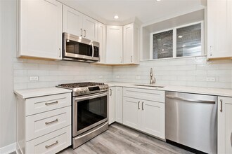 5849 N Virginia Ave-Unit -G in Chicago, IL - Building Photo - Building Photo