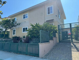 435 S Doheny Dr Apartments