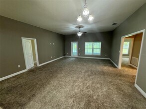33813 Emerald Pond Loop in Leesburg, FL - Building Photo - Building Photo