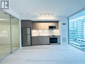 357-1357 King St W in Toronto, ON - Building Photo - Building Photo