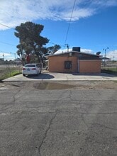 708 Jackson Ave, Unit C in Las Vegas, NV - Building Photo - Building Photo