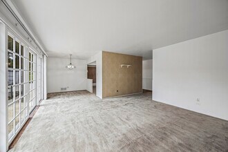 21W256 Briarcliff Rd in Lombard, IL - Building Photo - Building Photo