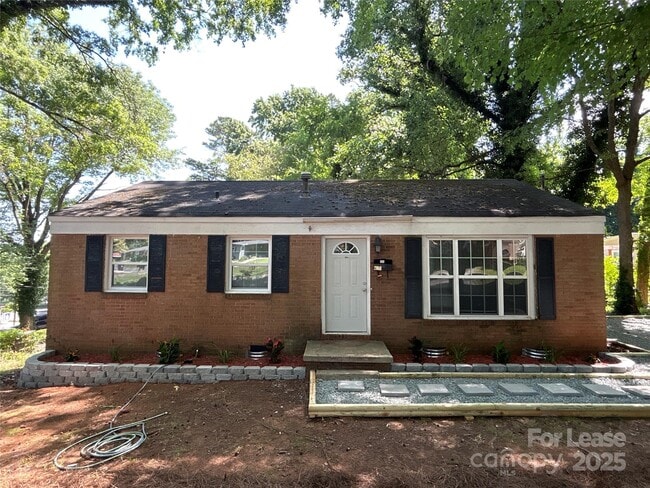 property at 2818 Ravencroft Dr