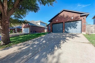 3009 Pioneer Way in Round Rock, TX - Foto de edificio - Building Photo