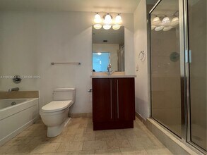 79 SW 12th St, Unit 2808 in Miami, FL - Building Photo - Building Photo