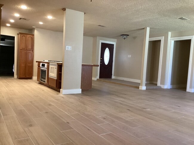 property at 2511 Peaceful Valley Dr