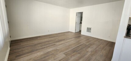 478 HUNT PK in Norwalk, CA - Building Photo - Interior Photo
