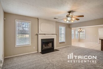 12242 Molly Sue Ln in Fayetteville, GA - Building Photo - Building Photo