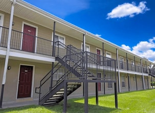 Spanish Arms in Baton Rouge, LA - Foto de edificio - Building Photo