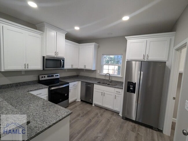 277 Myrtle Ave in Jesup, GA - Foto de edificio - Building Photo