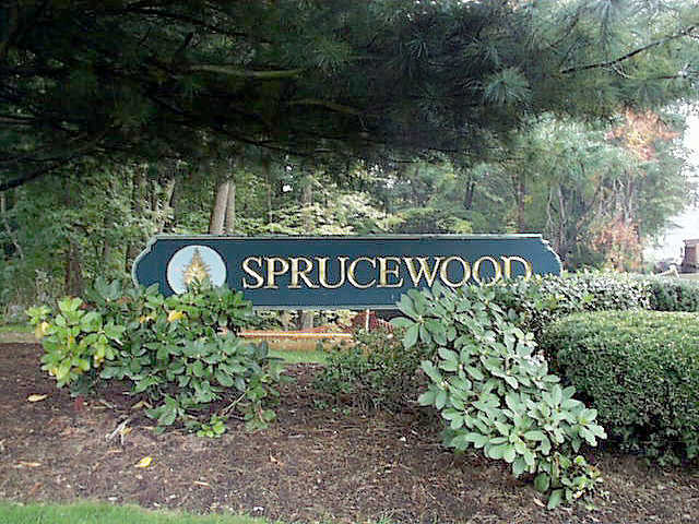 Sprucewood Apartments in Rocky Hill, CT - Building Photo