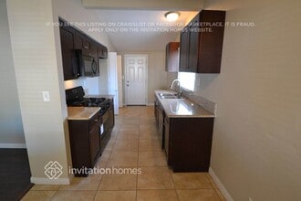 11933 Phillippi Ave in San Fernando, CA - Building Photo - Building Photo