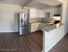 800 N Fiske Blvd in Cocoa, FL - Foto de edificio - Building Photo