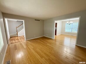 2119 W Miners Dr in Dunlap, IL - Building Photo - Building Photo