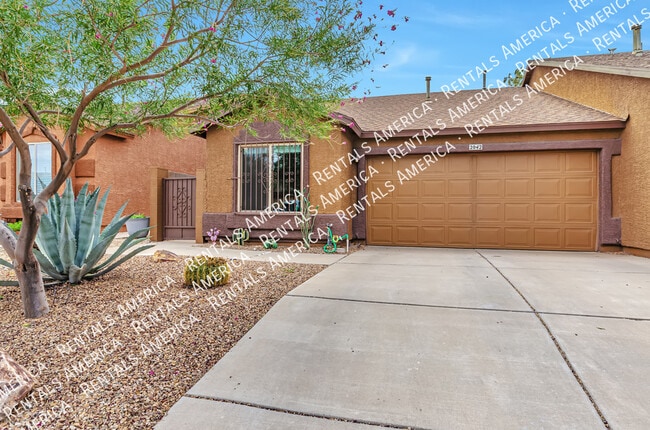 2042 E Calle Arroyo Lindo