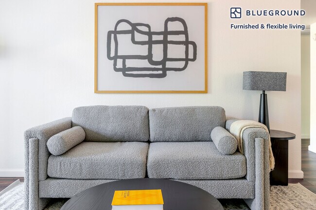 1220 N Fair Oaks Ave in Sunnyvale, CA - Foto de edificio - Building Photo