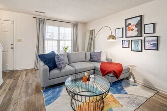 Hideaway Townhomes in Fredericksburg, VA - Foto de edificio - Building Photo