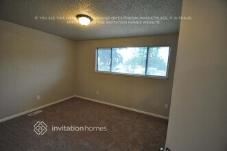 14719 104th Ave E in Puyallup, WA - Foto de edificio - Building Photo