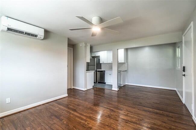 property at 1602 Bonnie Brae St