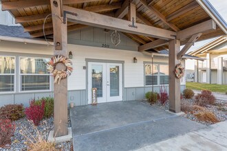 Villas at Tullamore in Post Falls, ID - Building Photo - Building Photo