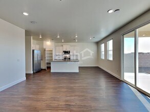 7456 S Via Bombachas in Tucson, AZ - Building Photo - Building Photo