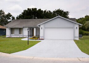28435 Trident Ct in Zephyrhills, FL - Building Photo