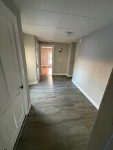 134 Pearl St, Unit 134A in Enfield, CT - Foto de edificio - Building Photo