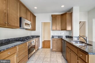 14604 Crossfield Way in Woodbridge, VA - Building Photo - Building Photo