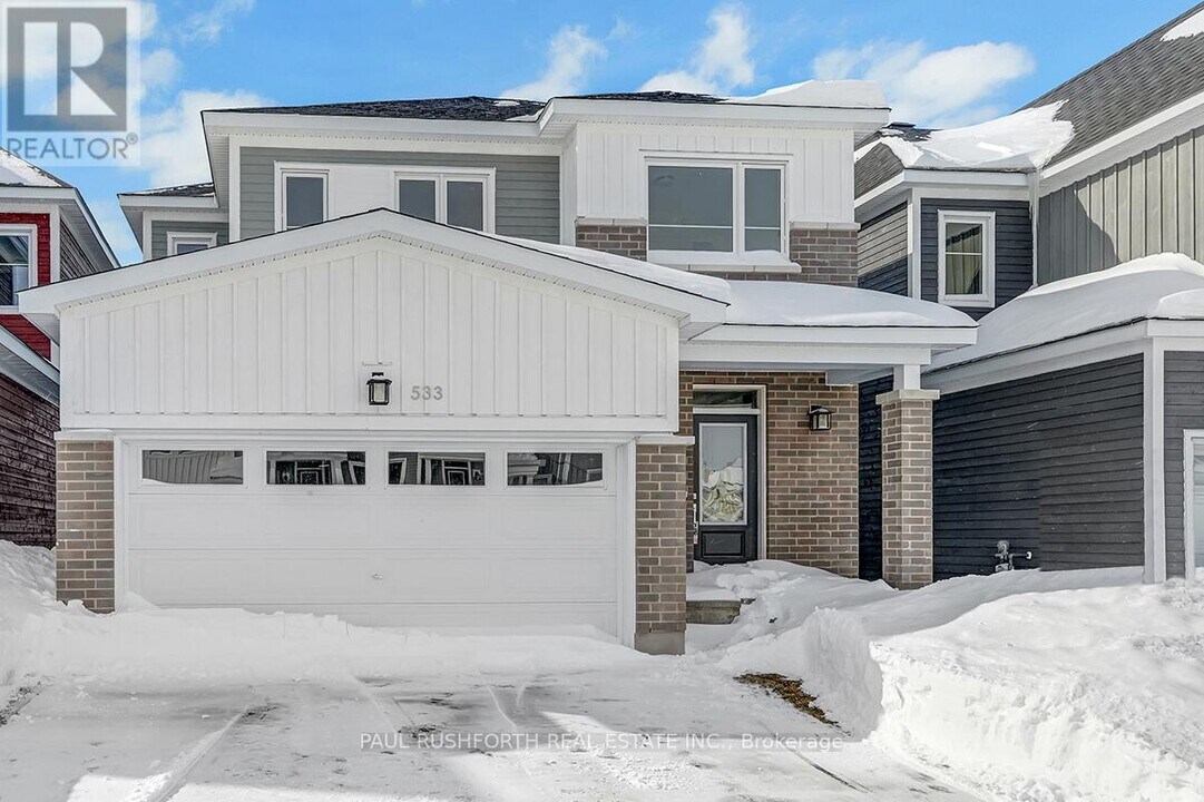 533 Oldenburg Ave in Ottawa, ON - Building Photo