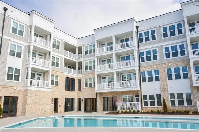 2620 Mall of Georgia Blvd in Buford, GA - Building Photo - Building Photo