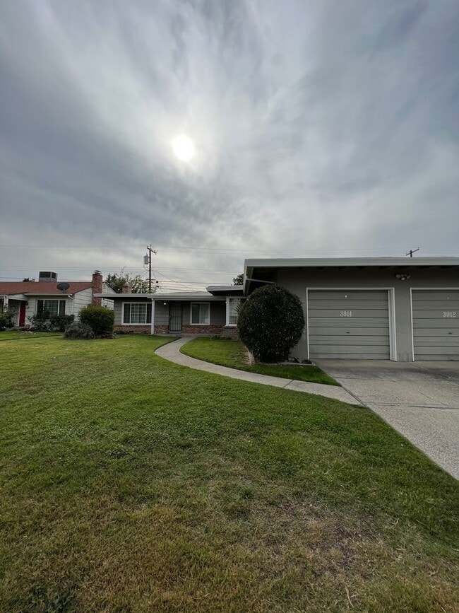 3012-3014 Miramar Rd