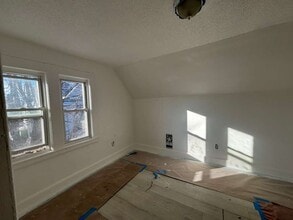 24 Belmont St, Unit 1 in Lawrence, MA - Building Photo - Building Photo